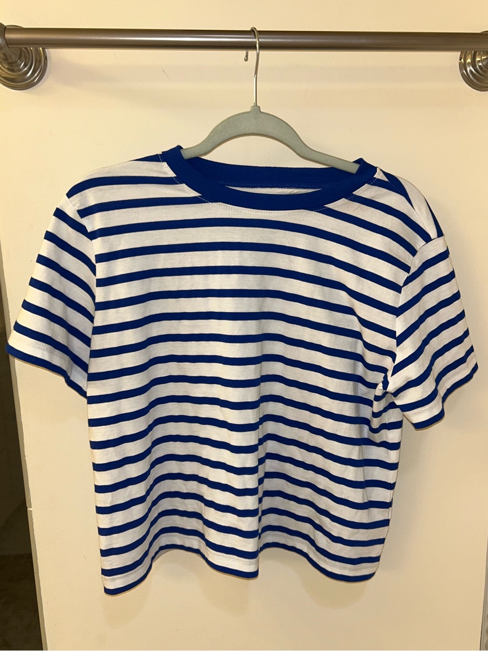 NWOT VELVET Blue and white Striped Cropped T-Shirt